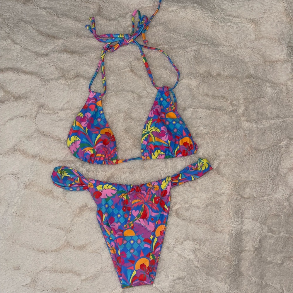Kulani Kinis Vibrant Floral Bikini